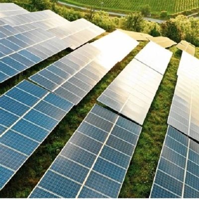 Veľké projekty skladovania využívajúce čistú energiu, ako je veterná a solárn...