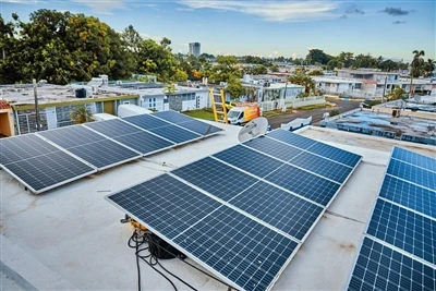 USA Residential Solar Faces Collaps uprostred posunov politík a tlakov trhu